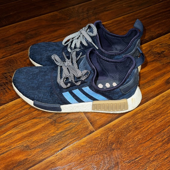 Nike NMD - Picture 1 of 4